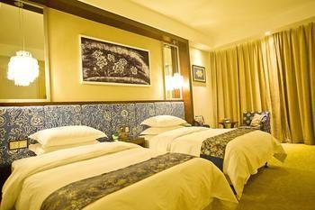 Miaozu Buyi Hotel 凤凰 外观 照片