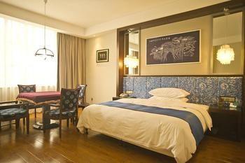 Miaozu Buyi Hotel 凤凰 外观 照片